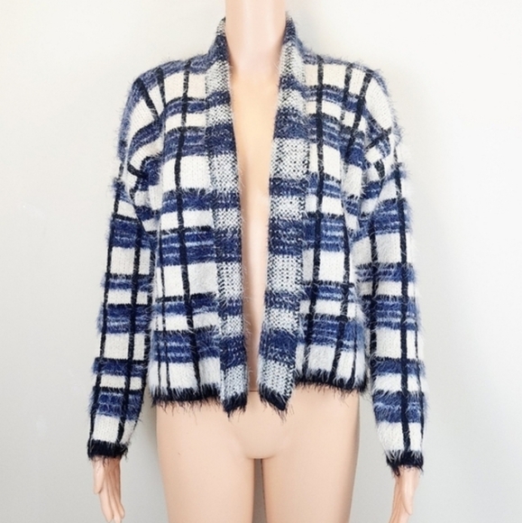 Anthropologie LA Fee Verte Plaid fuzzy open front Long sleeve cardigan - Picture 4 of 11